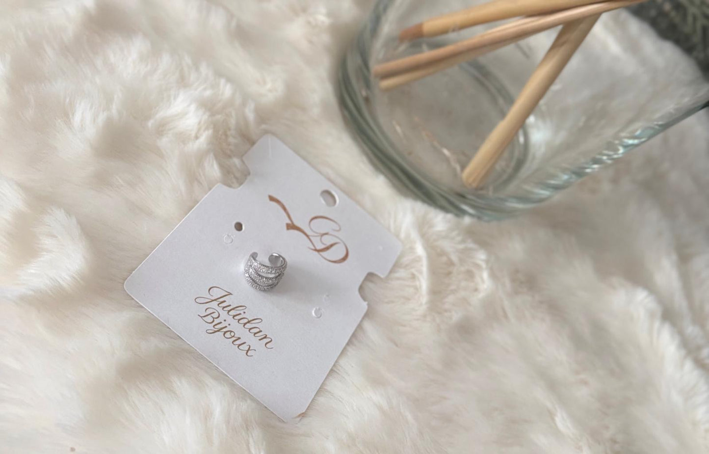 Orecchino appoggio con strass