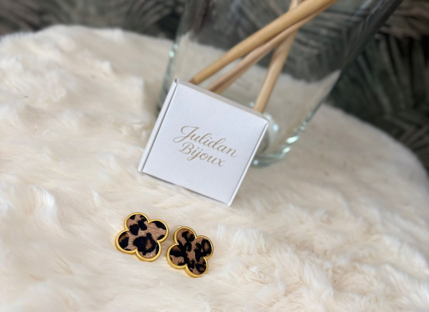 Orecchini a fiore con stampa Leopard