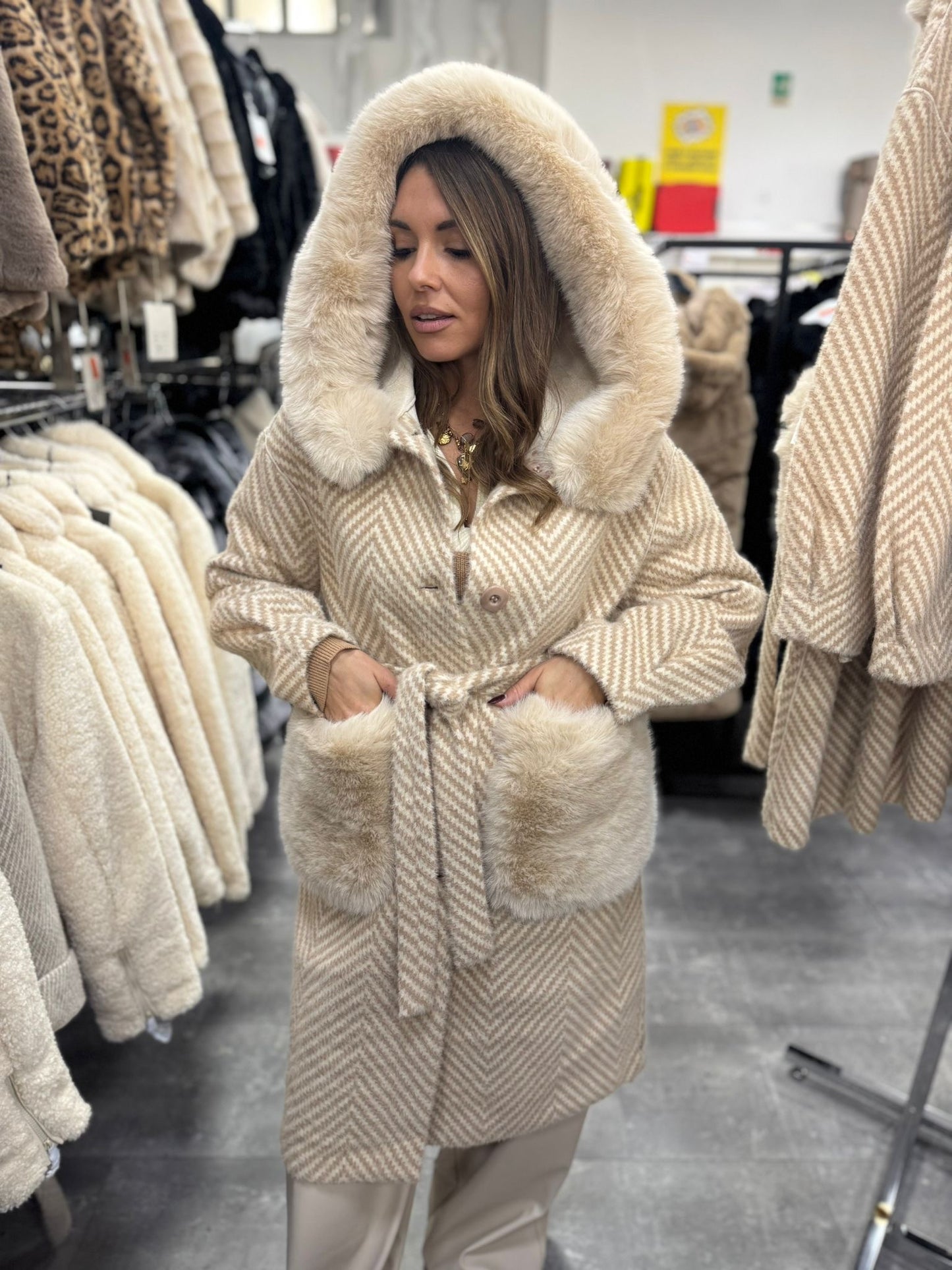 Cappottino con tasche a peluche art.PJ-803