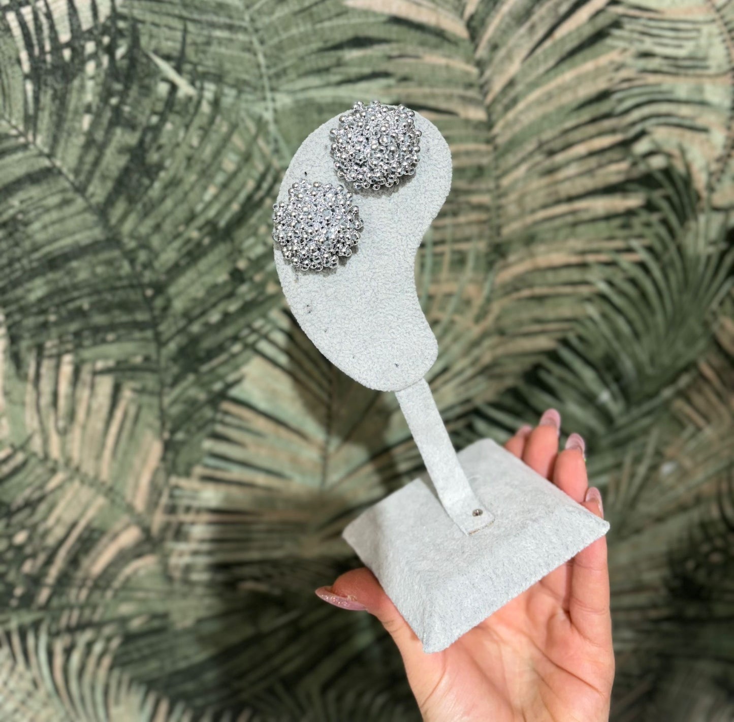 Orecchini a bottone con perline