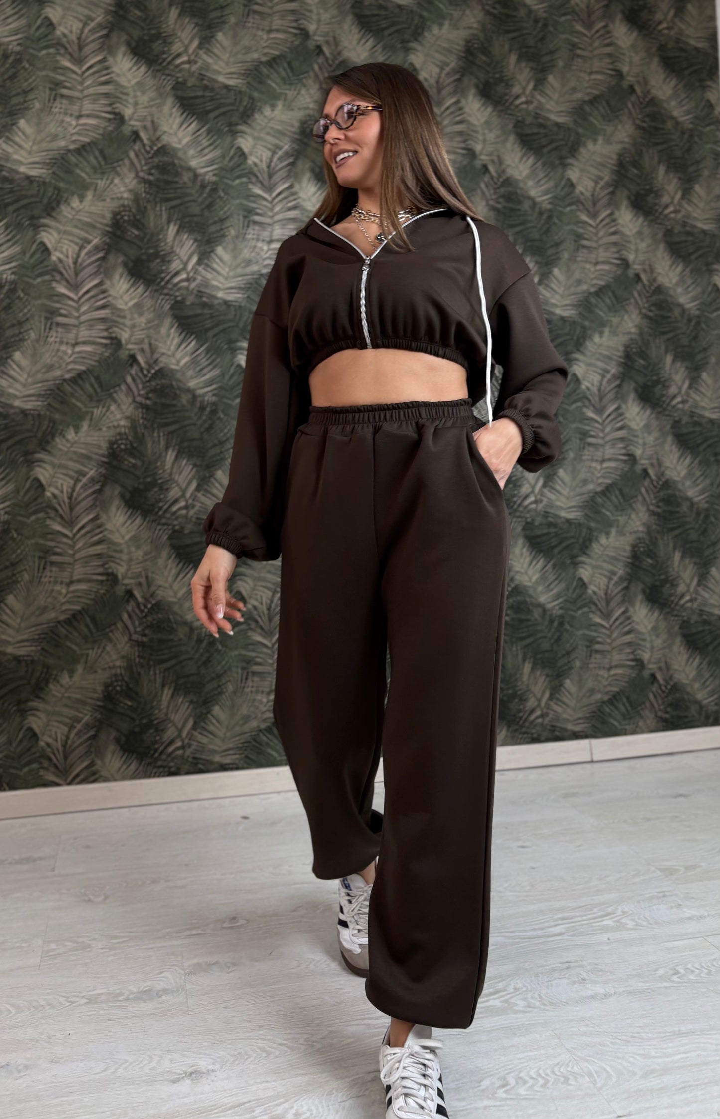 Coordset crop con zip e cappuccio Mora