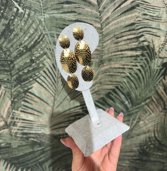 Orecchini pendenti ovali in metallo dorato con motivo pois