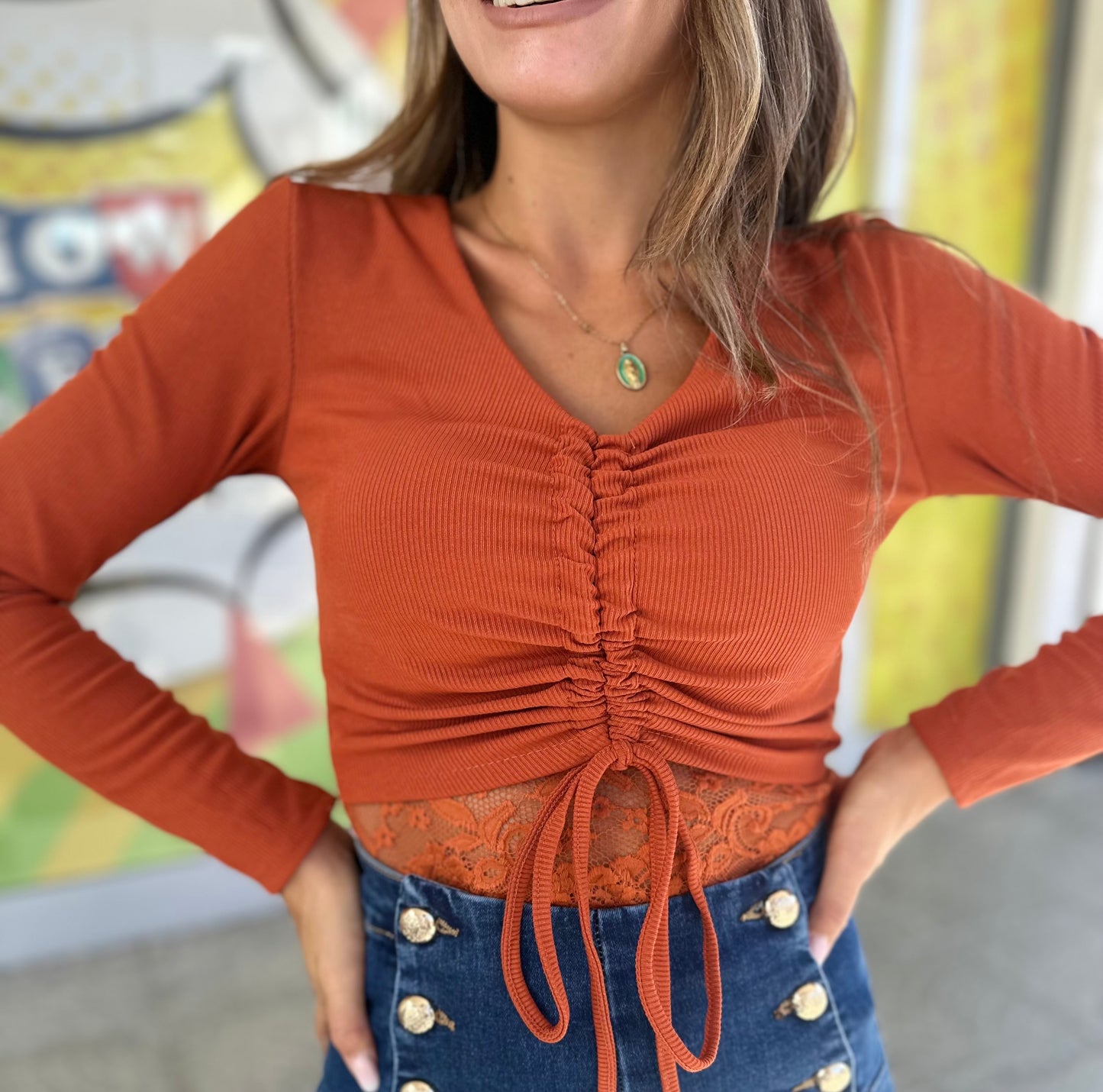 Maglia a costine con arriccio