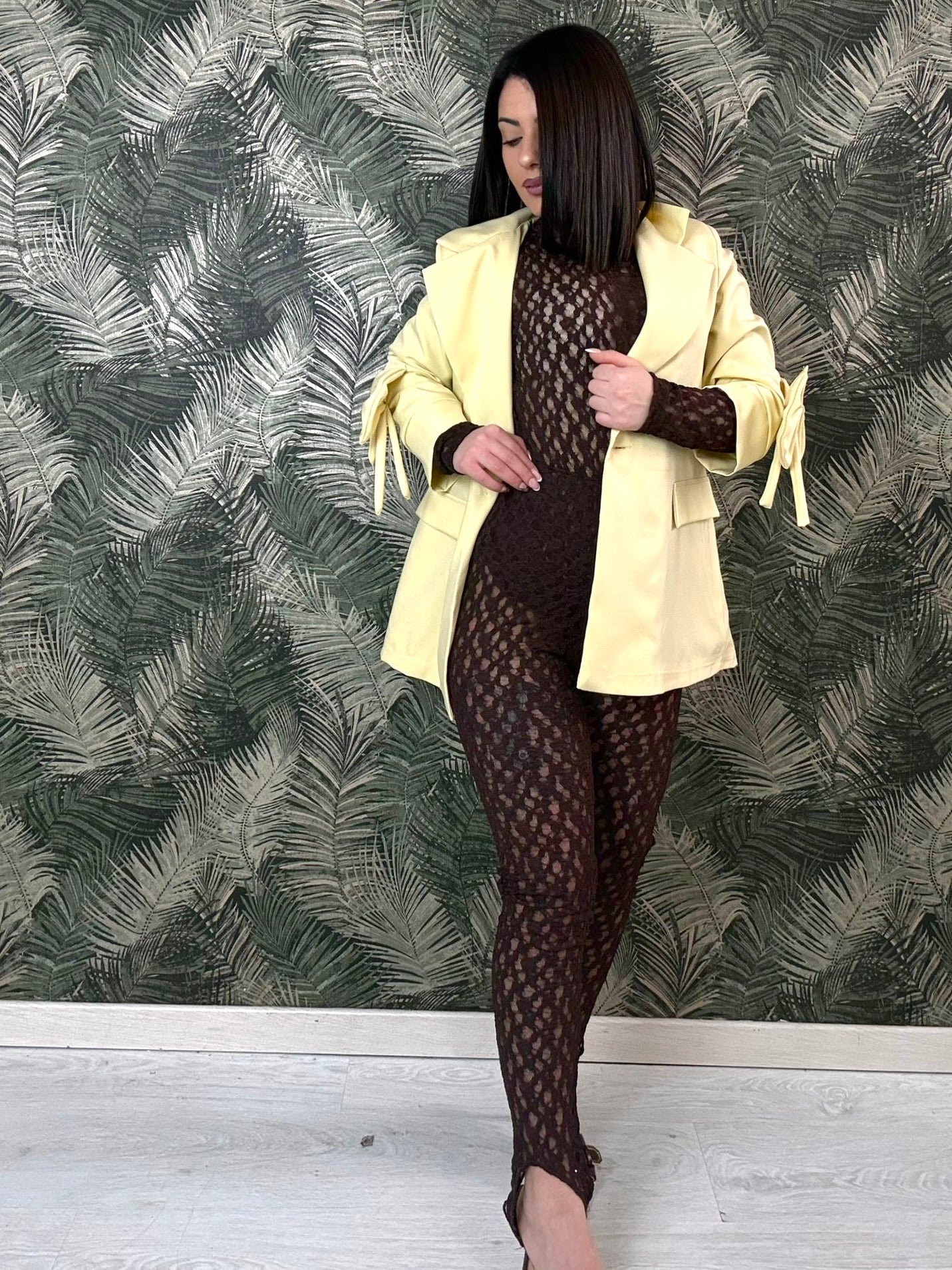 Pantalone merletto con laccio al piede
