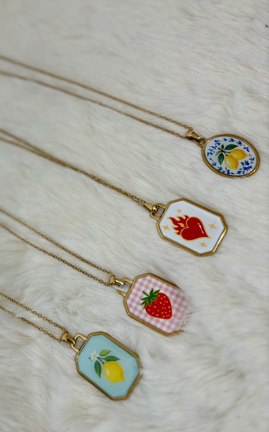 Collana Simbolika con ciondolo significativo base oro