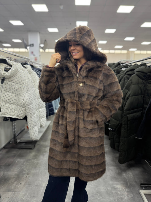 Pelliccia lunga con cappuccio e fusciacca mod.visone art.T5-2669