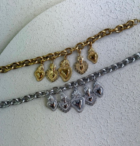Bracciale in catena con ciondoli cuore sacro base oro