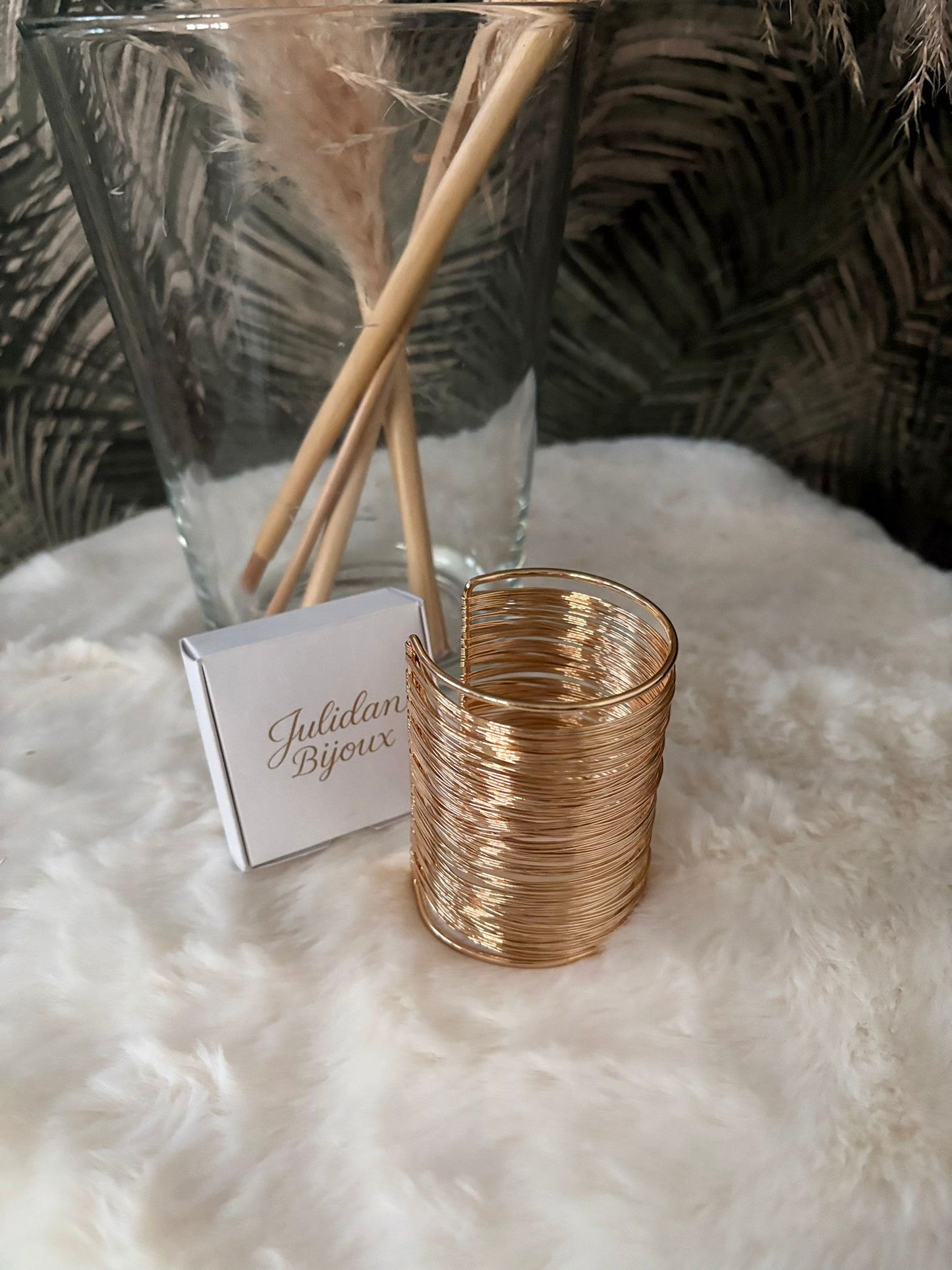 Bracciale cuff in filo oro