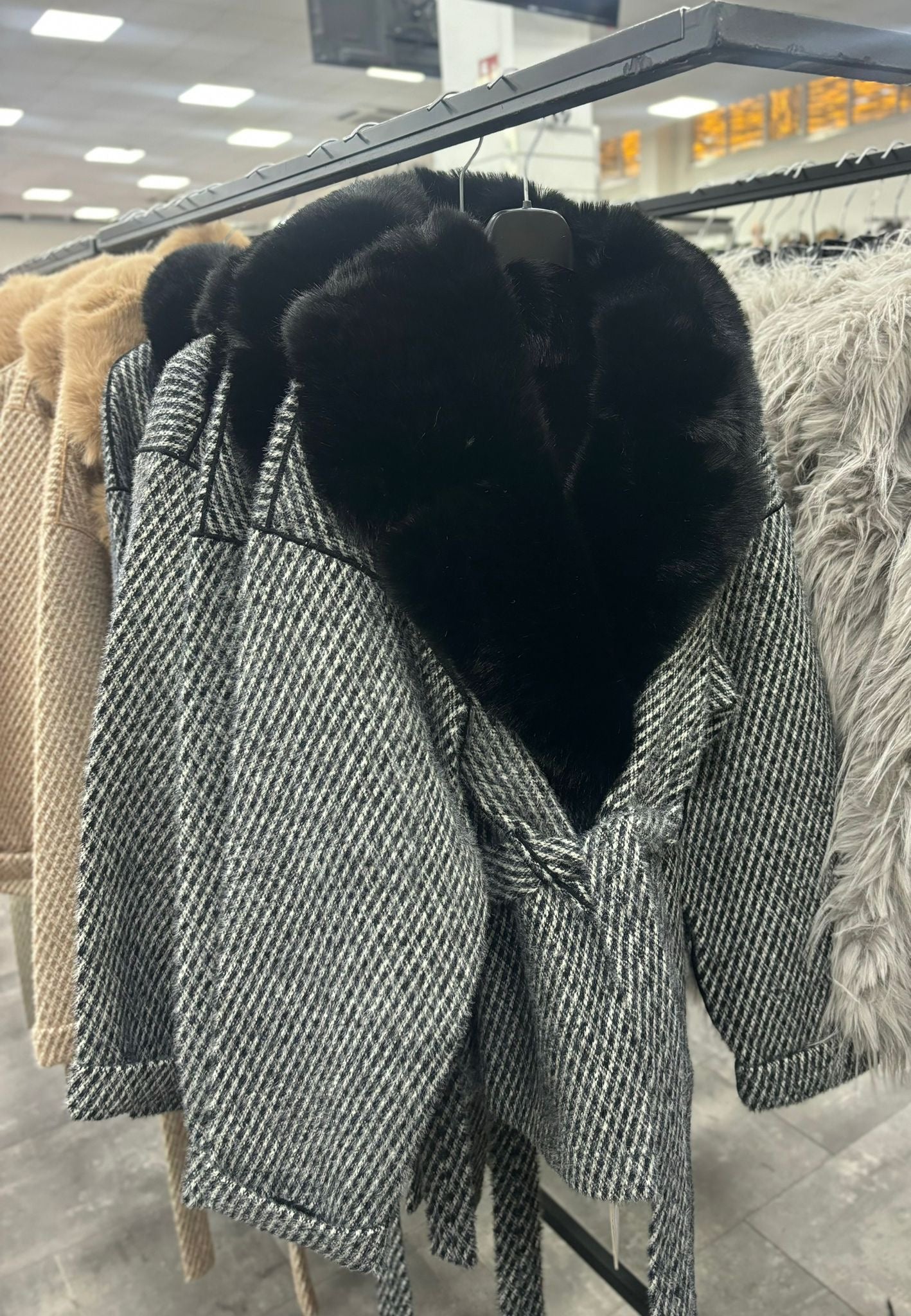 Cappottino corto con fusciacca art.PJ-807