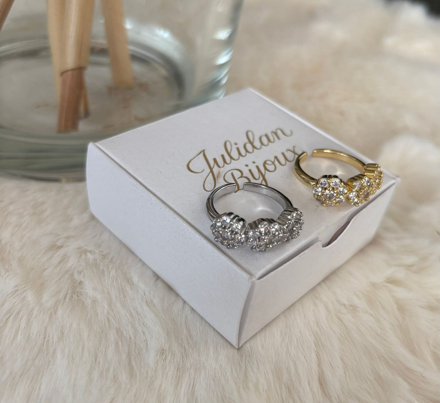 Anello con pavé di strass