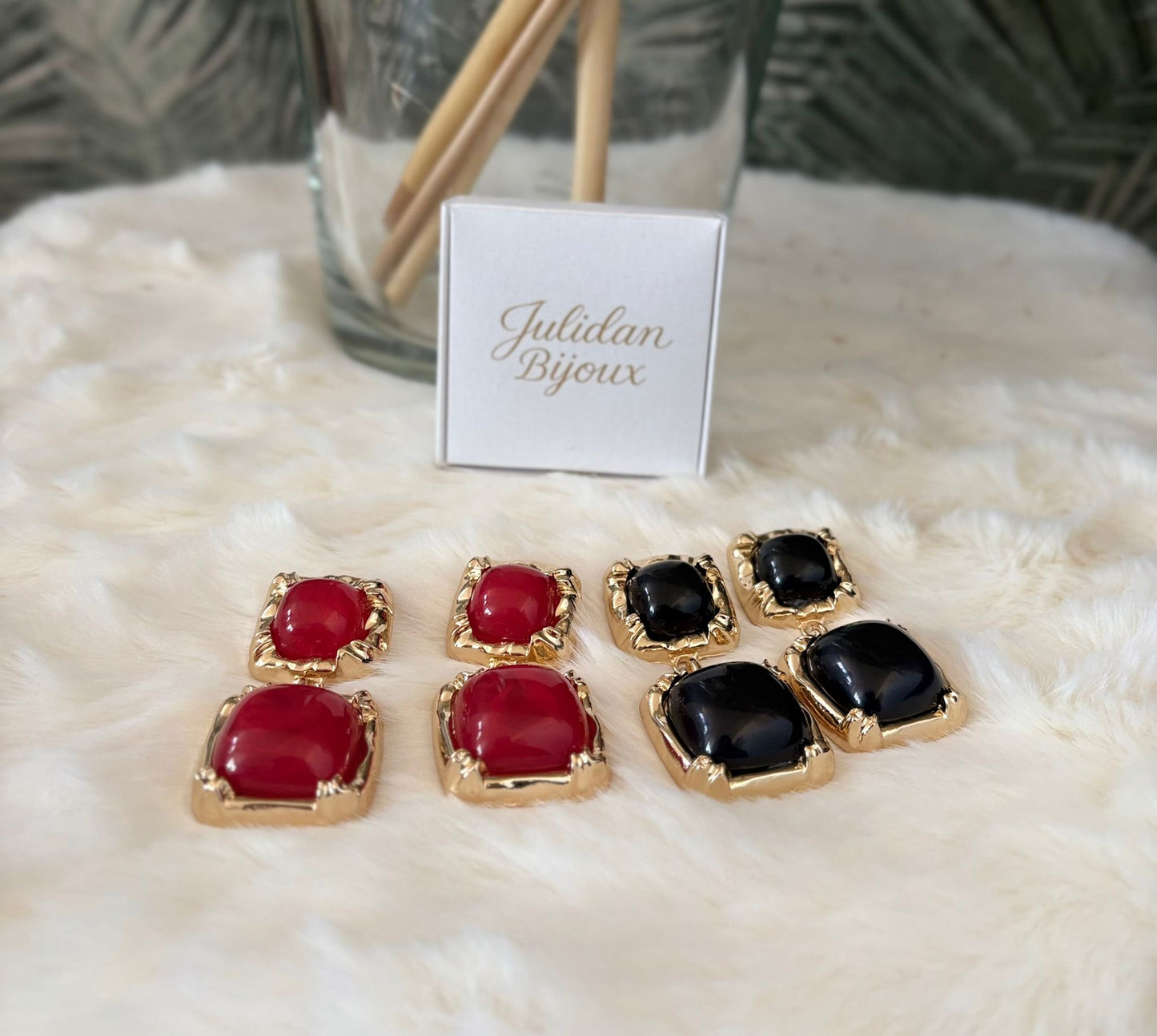 Orecchino a lobo con pietra incastonata