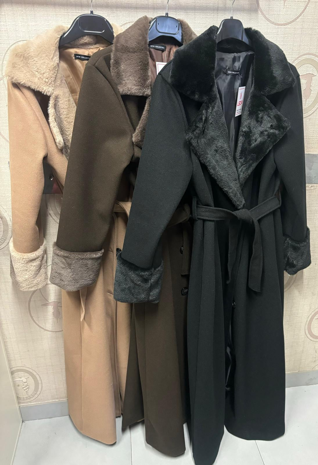 Cappottino doppio petto con pellicciotto