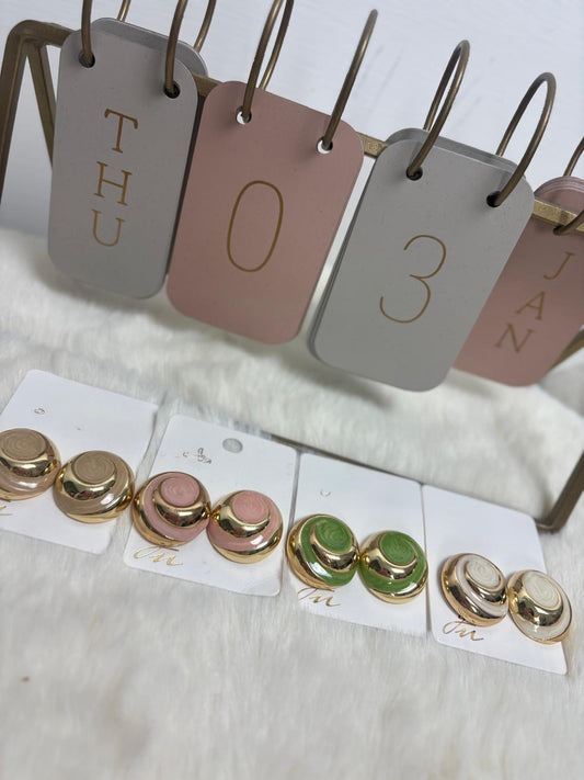 Orecchini con design a spirale