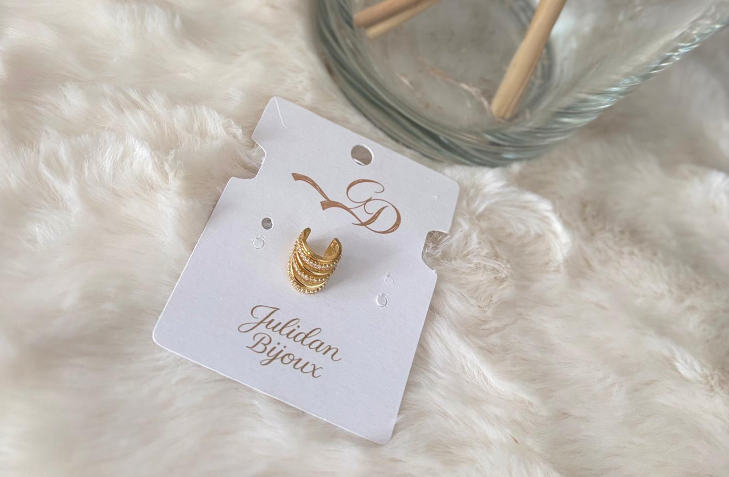 Orecchino appoggio con strass