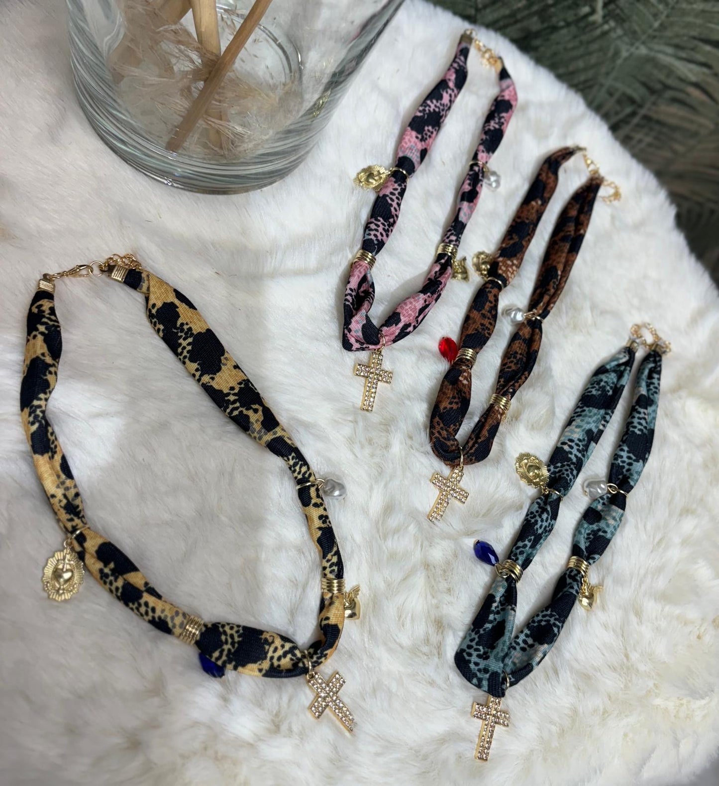 Collana foulard con croce strass promo