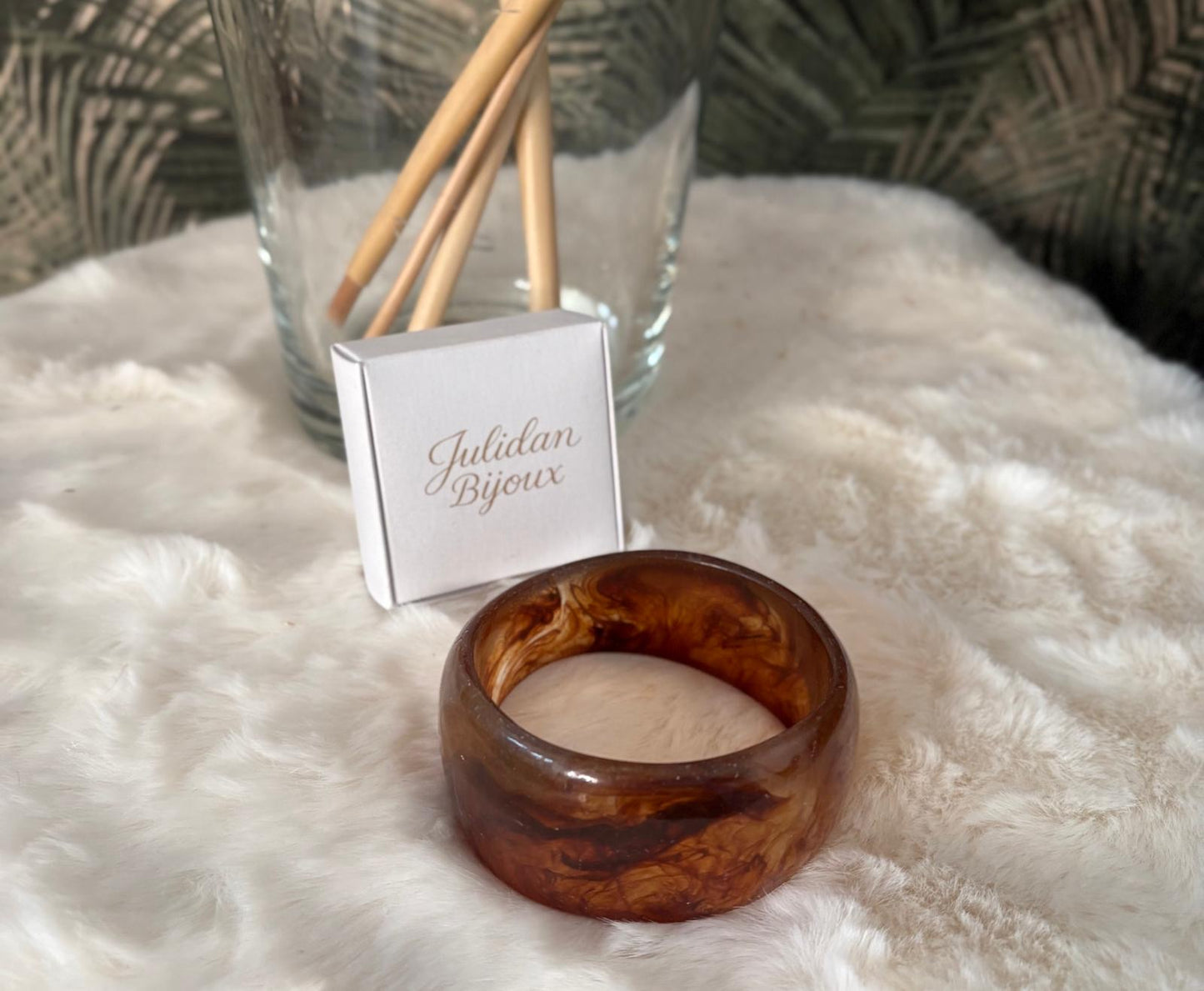 Bracciale in bachelite vintage con venature in marmo