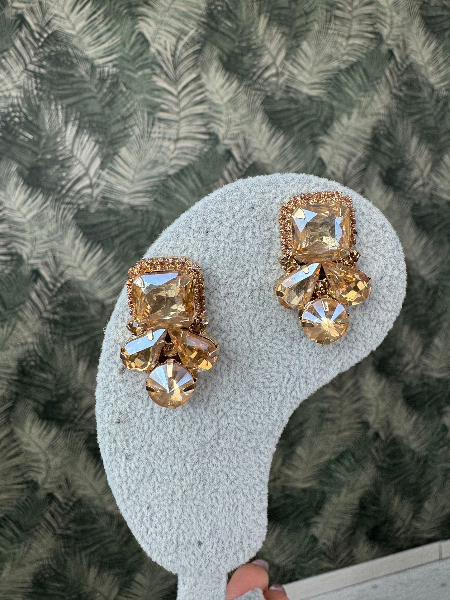 Orecchini a lobo con cristalli