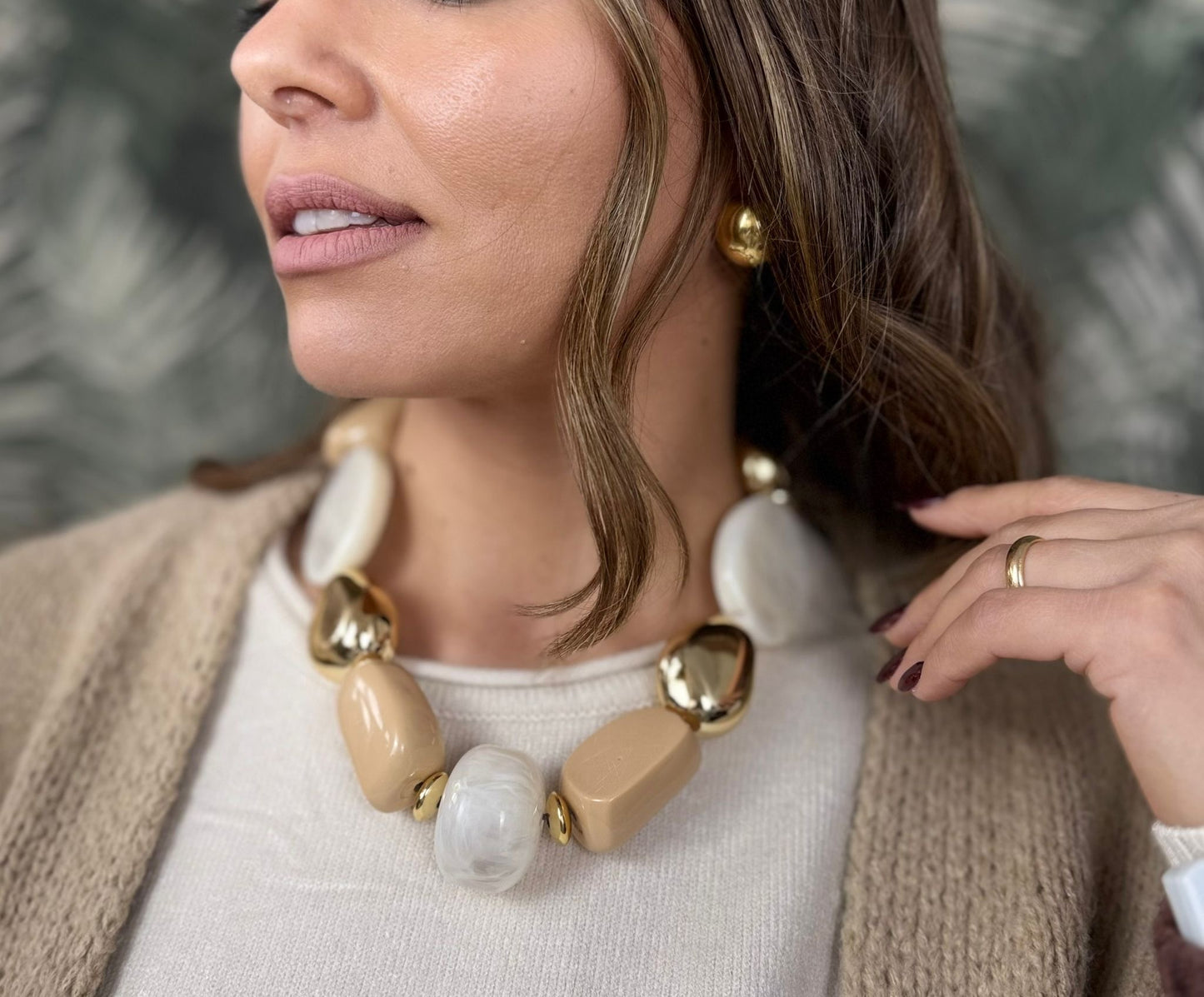 Collana con pietre colorate