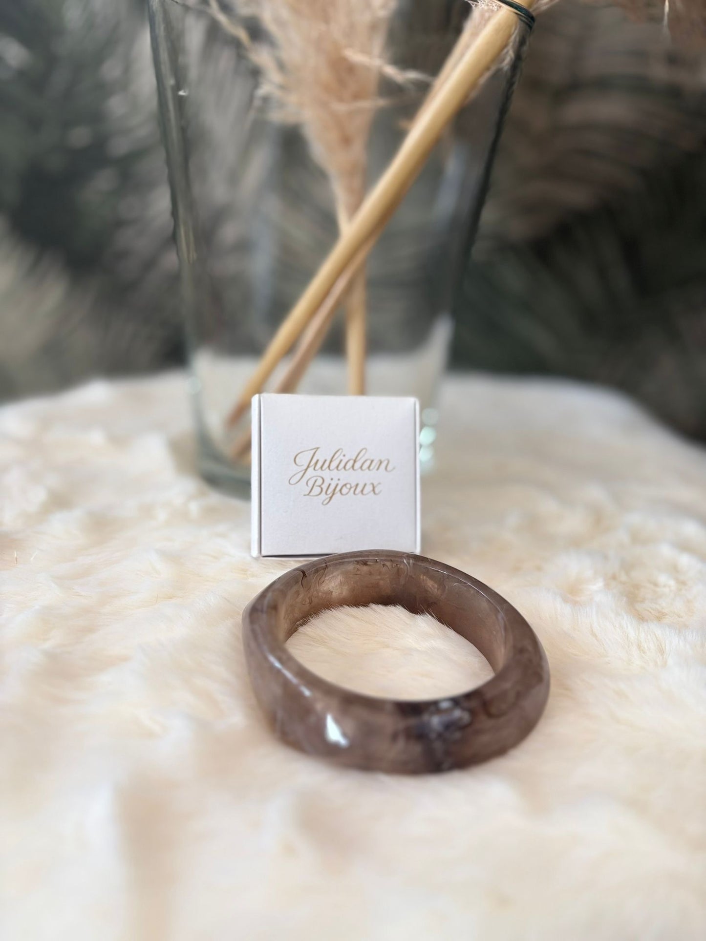 Bracciale rigido in resina mod.gida di camomilla Italia