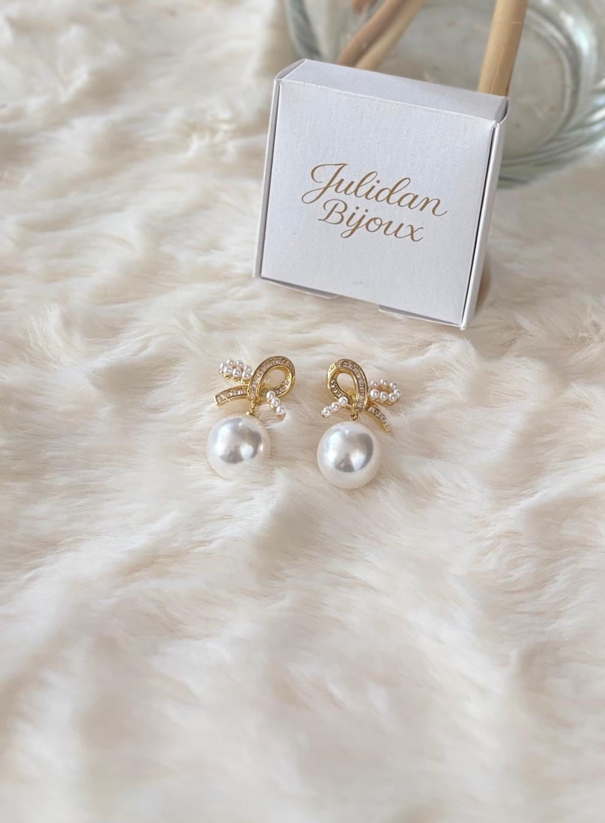 Orecchini fiocco e perlina