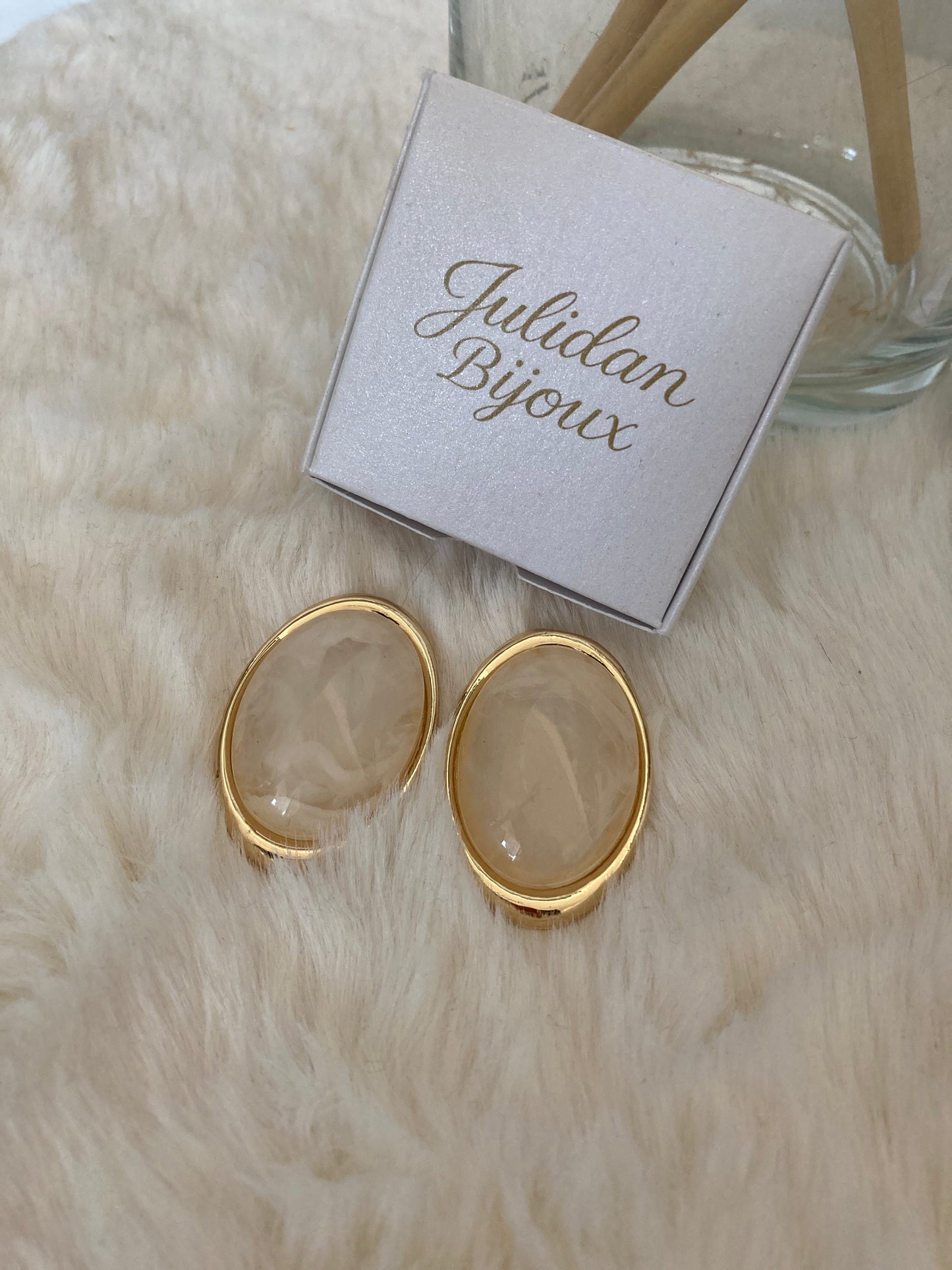 Orecchini con pietra cabochon