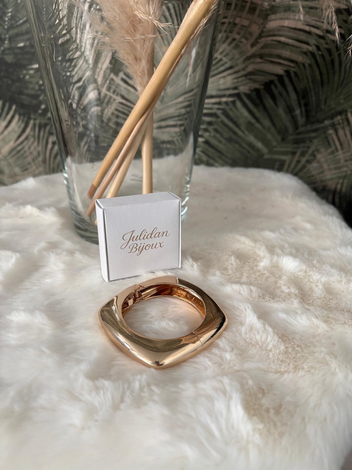 Bracciale rigido forma quadrata