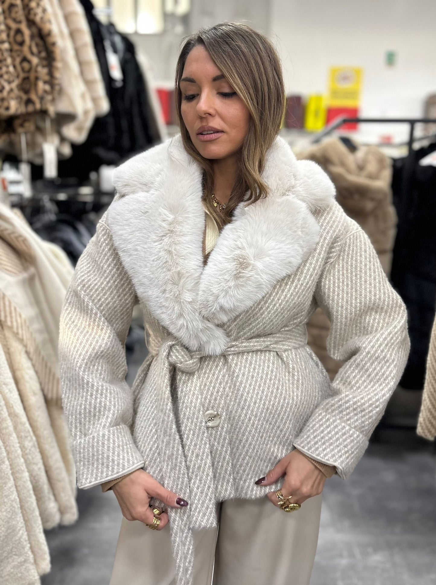 Cappottino corto con fusciacca art.PJ-807