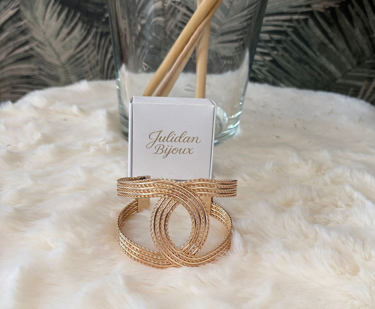 Bracciale a spirale dorato