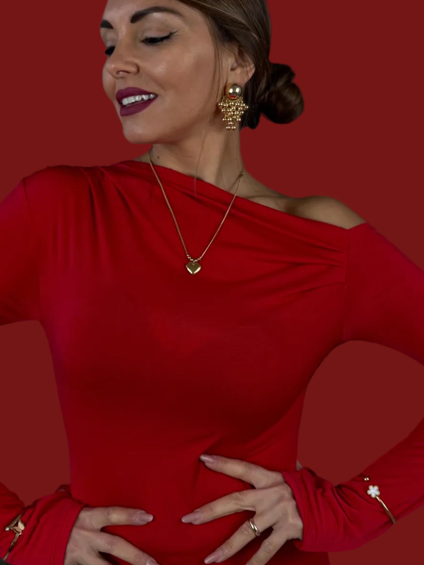 Orecchino mod.grappolo di uva con multi perline