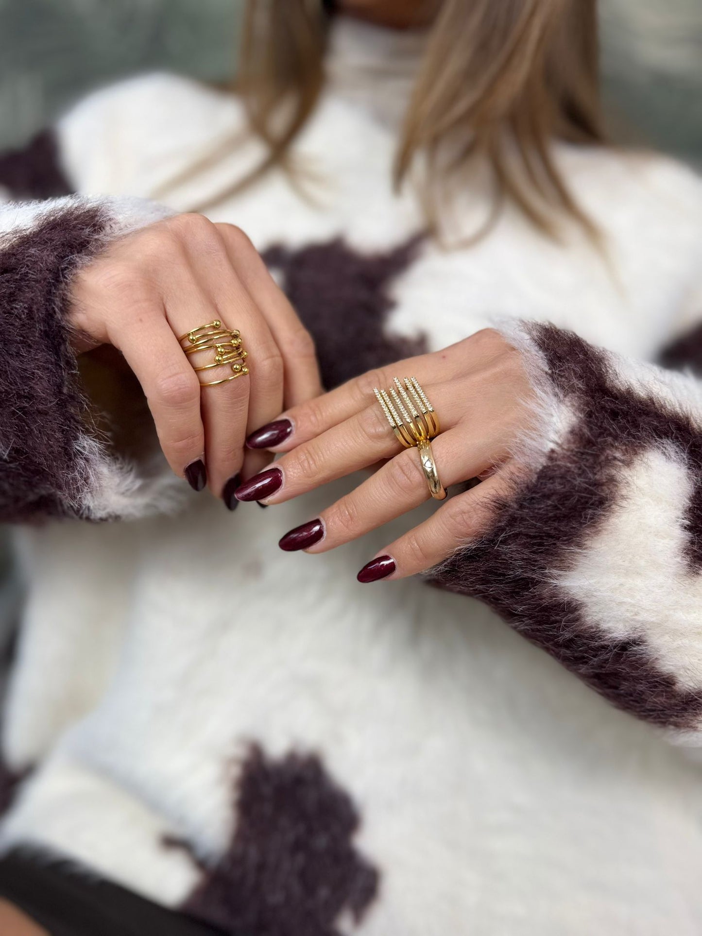 Anello a fascia lineare pavé di APM Monaco