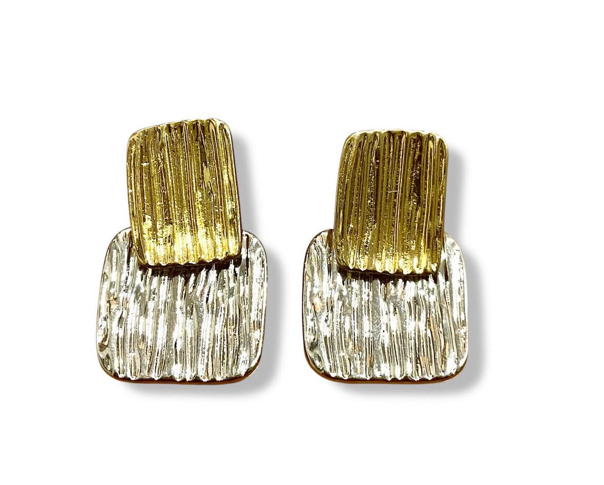 Orecchini con finitura martellata promo art.D-563