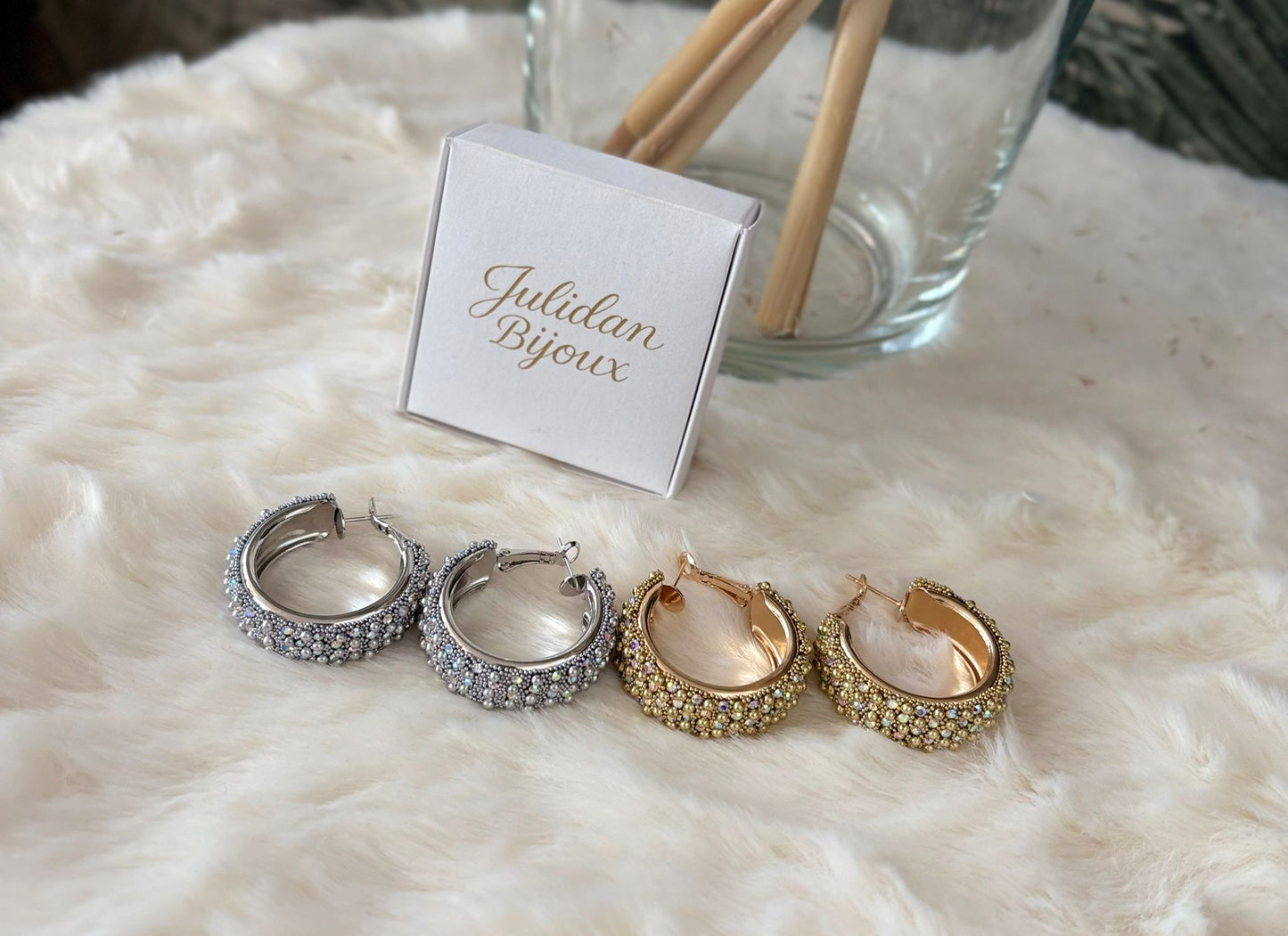 Orecchini cerchio strass e perline