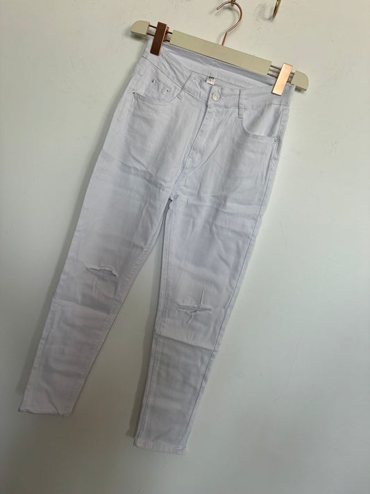 Jeans bianco con strappo art.8348